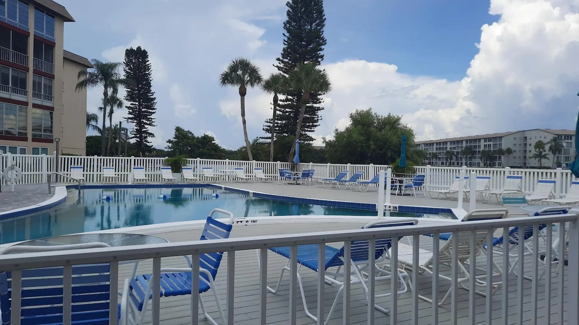 4080 Lake Bayshore Drive Bradenton Apartament